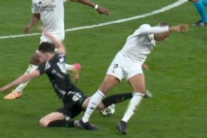 开云体育下载入口-记者：姆巴佩右脚踝轻度扭伤，本周五再次接受检查