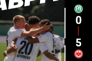 开云体育下载网址-德国杯首轮法兰克福5-0大胜恩格尔斯晋级，堂安律梅开二度