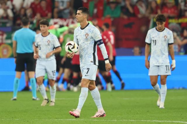 开云体育下载网址-安东尼奥·席尔瓦有罪 马丁内斯有错 葡萄牙夺冠难