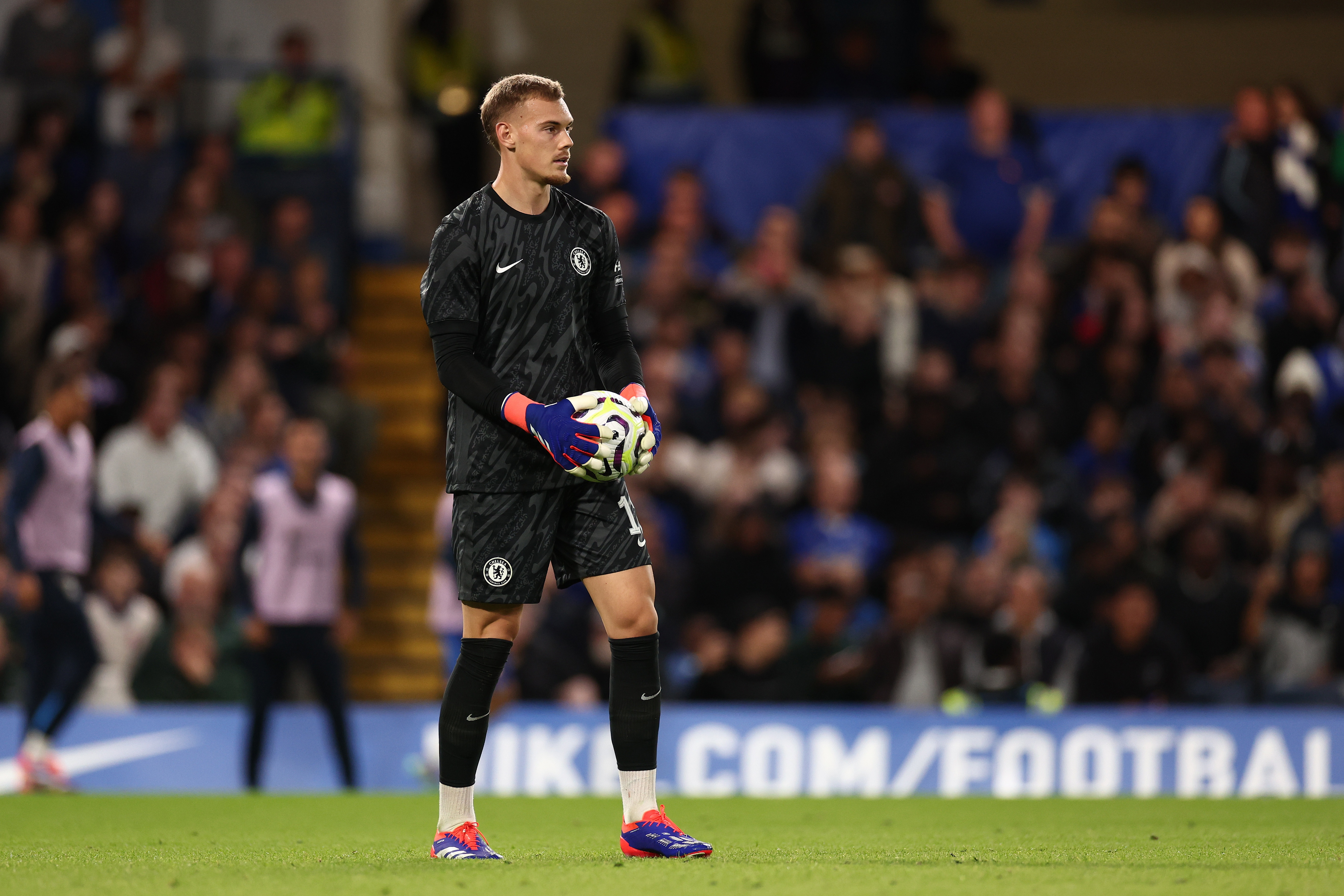 开云体育下载电脑版-TA：切尔西输球归结于门将过于简单化，但蓝军确实未找到合适门将