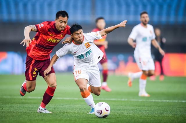 开云体育下载电脑版-00后小将登场惊艳冀汉战 这才是超新星应有的风范